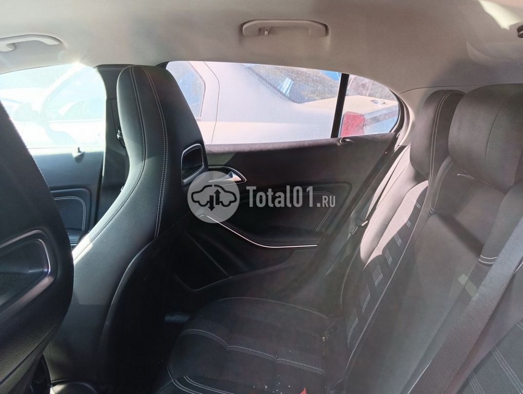 Фото Mercedes-Benz GLA-класс 100
