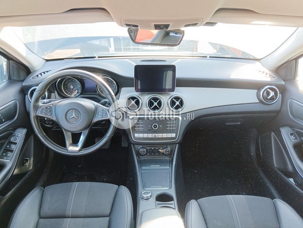 Фото Mercedes-Benz GLA-класс 104