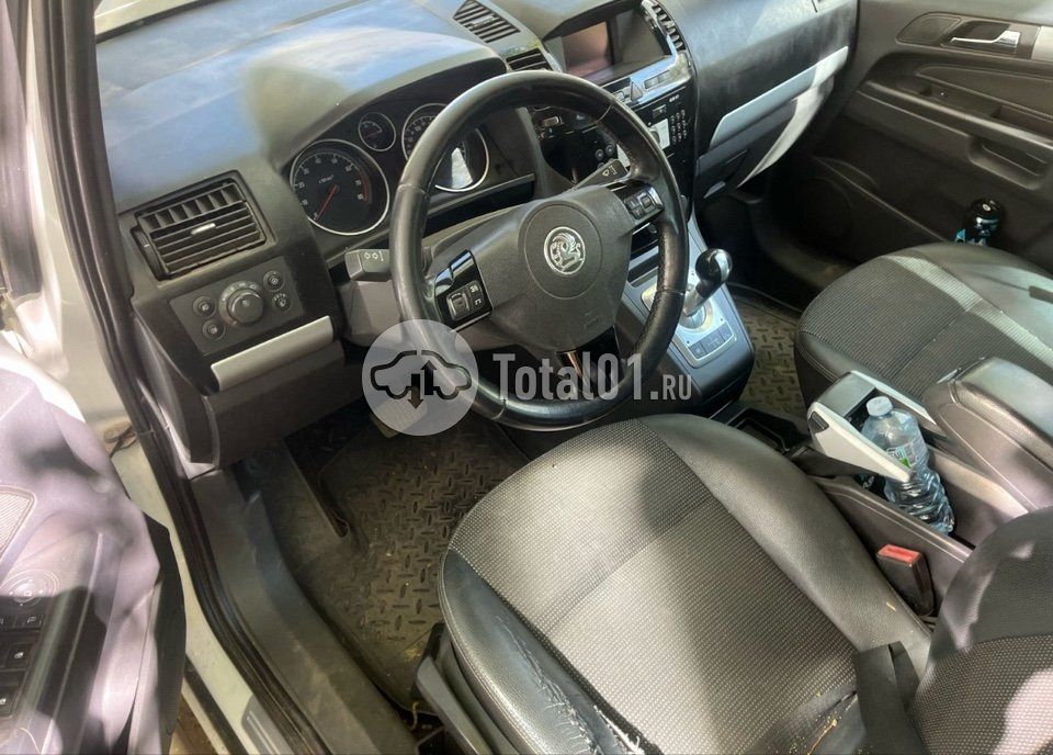 Фото Opel Zafira 14