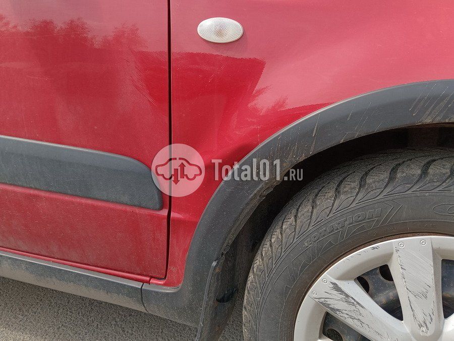 Фото Suzuki SX4 14