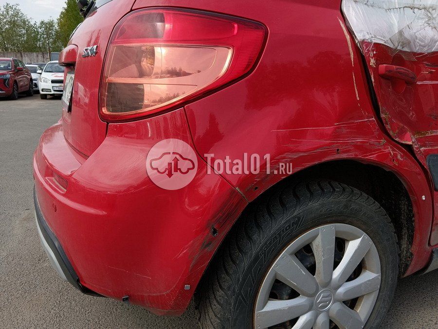 Фото Suzuki SX4 32
