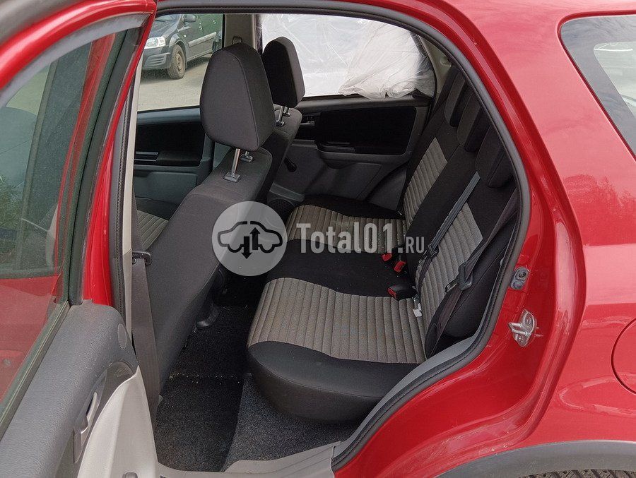 Фото Suzuki SX4 84