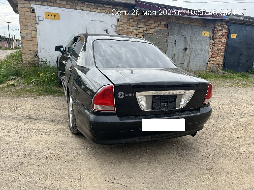 Фото Mitsubishi Diamante 6