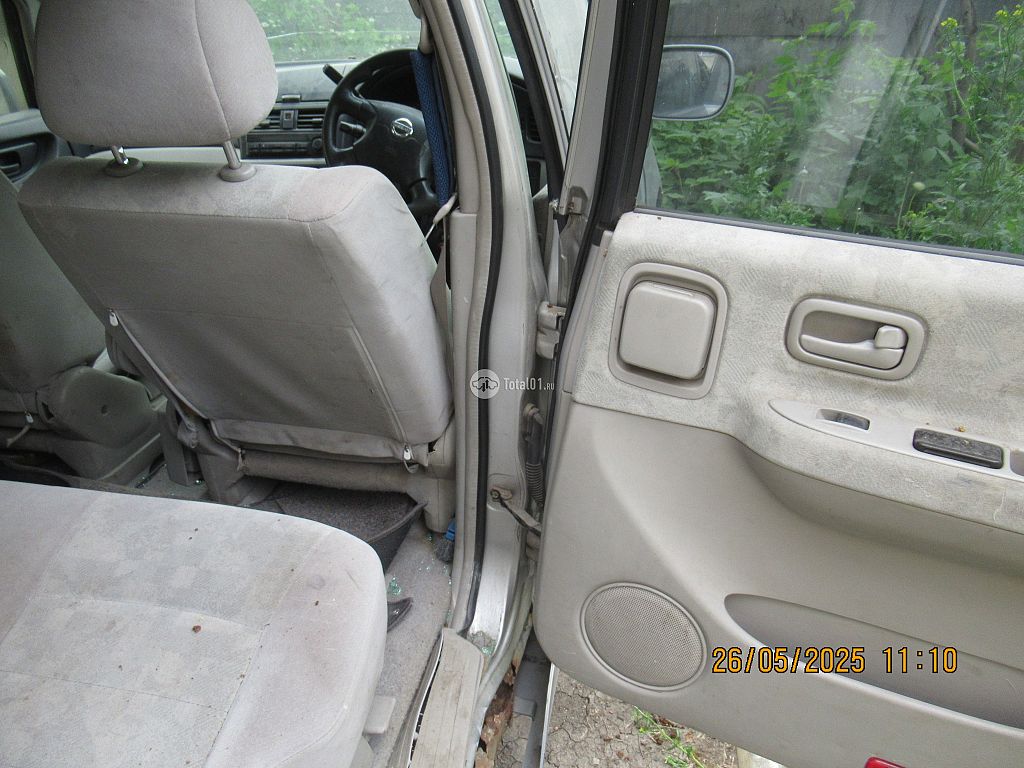 Фото Nissan Bassara 88