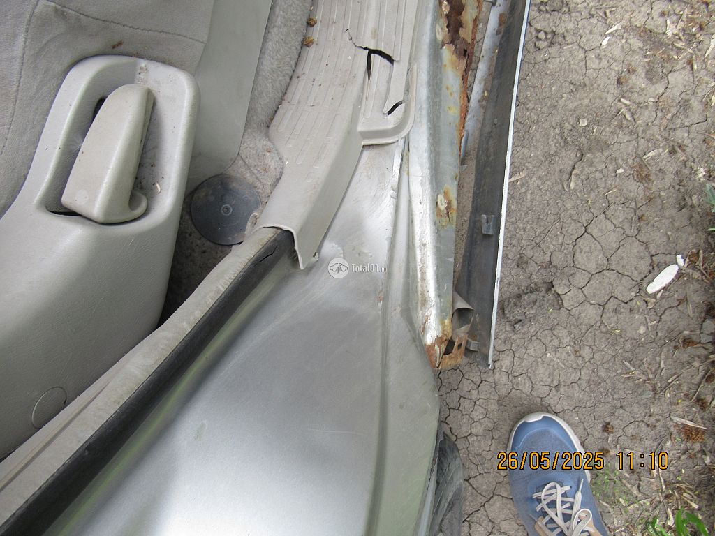 Фото Nissan Bassara 94
