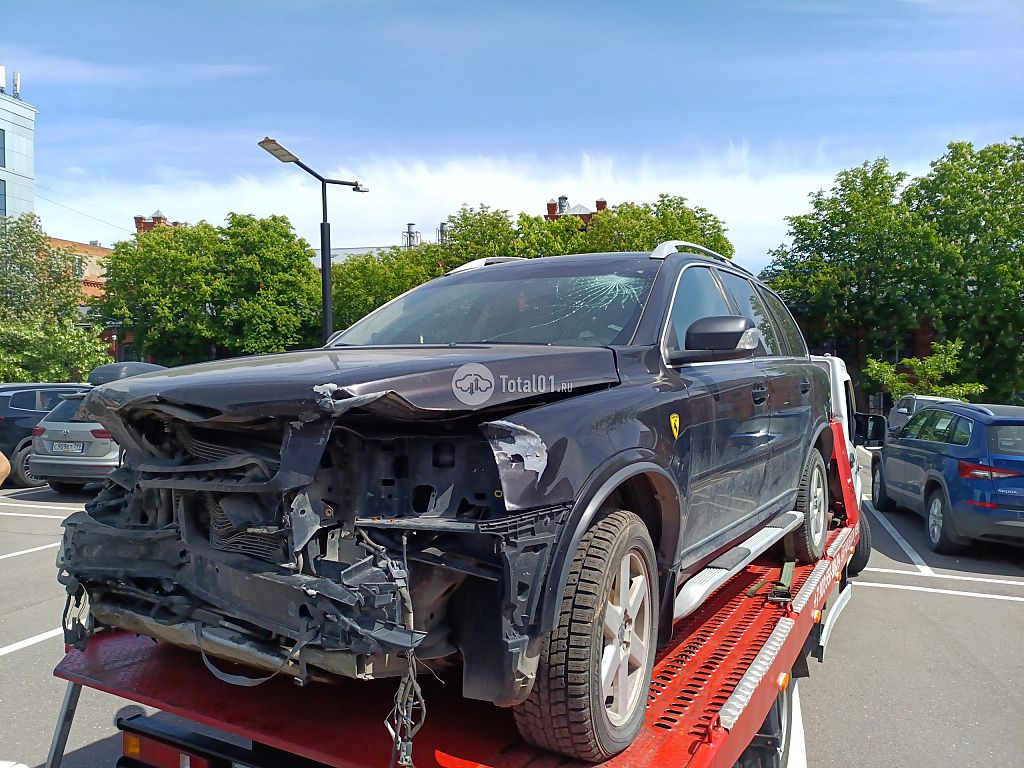 Фото Volvo XC90 12
