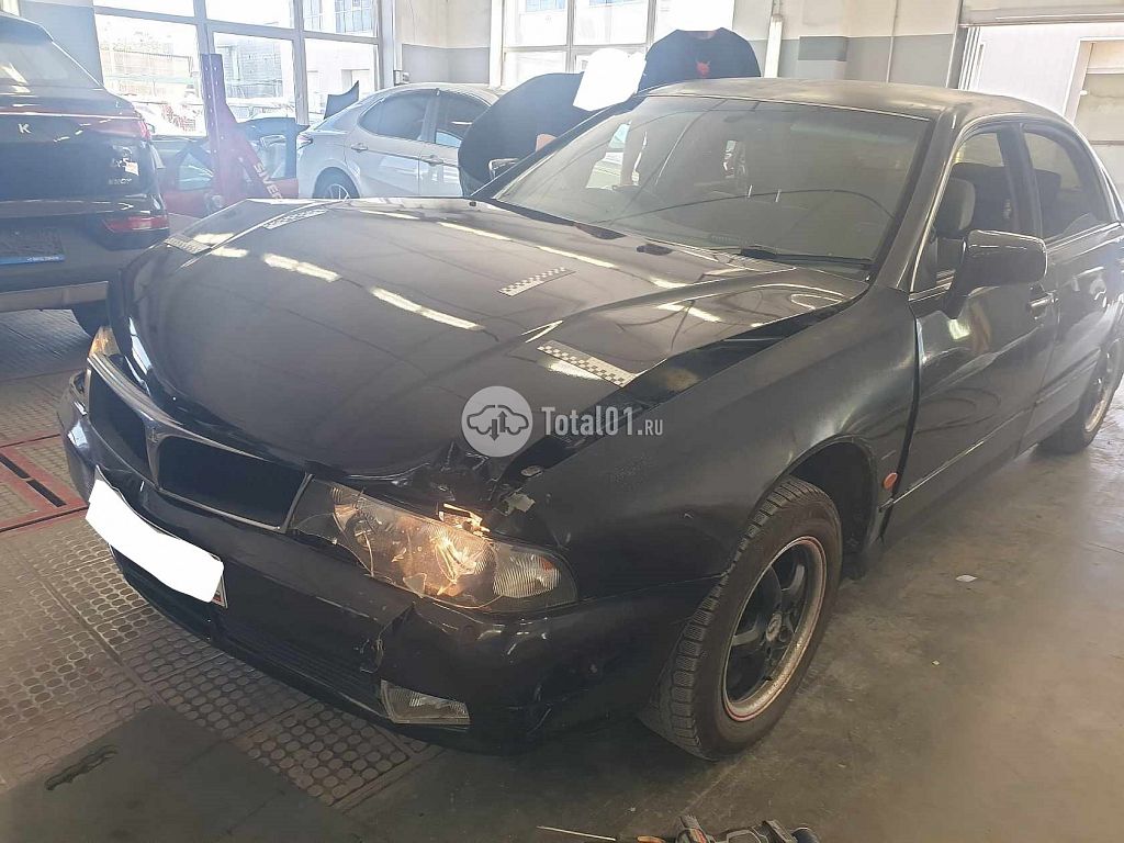 Фото Mitsubishi Diamante 2