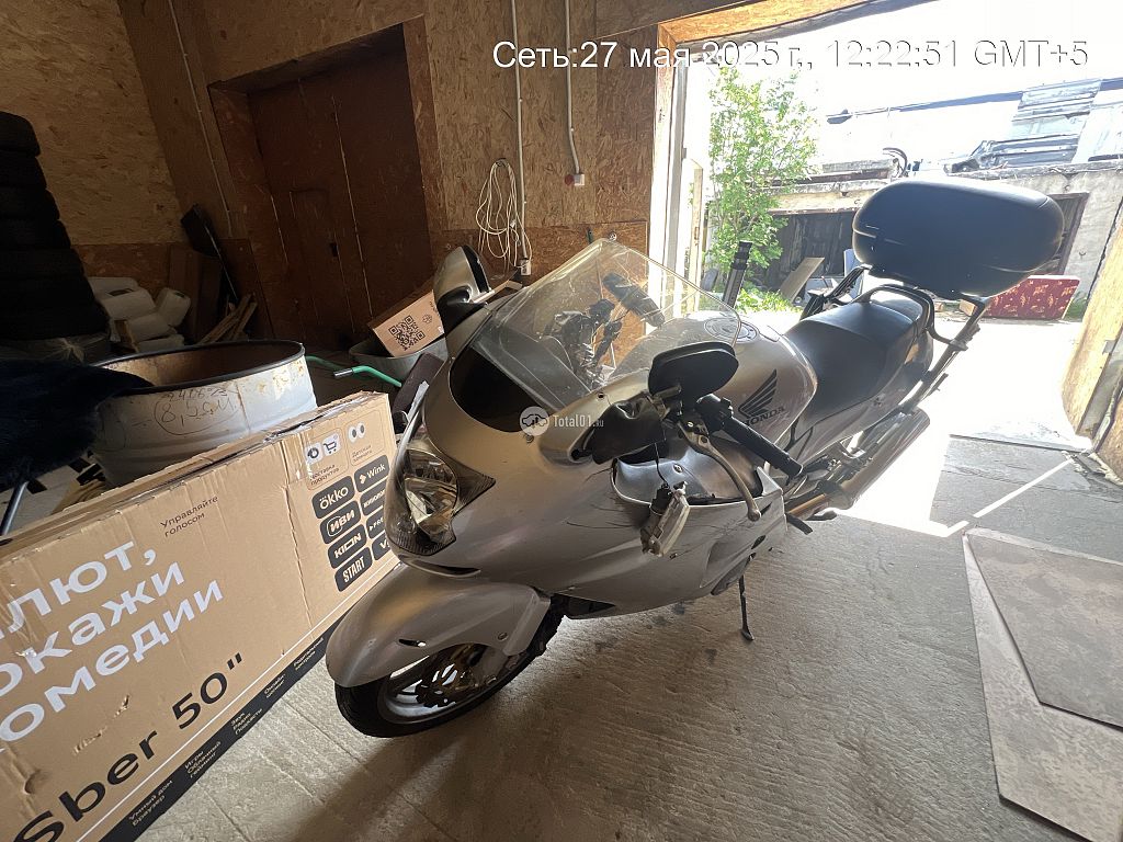 Фото Honda CBR1100XX 6