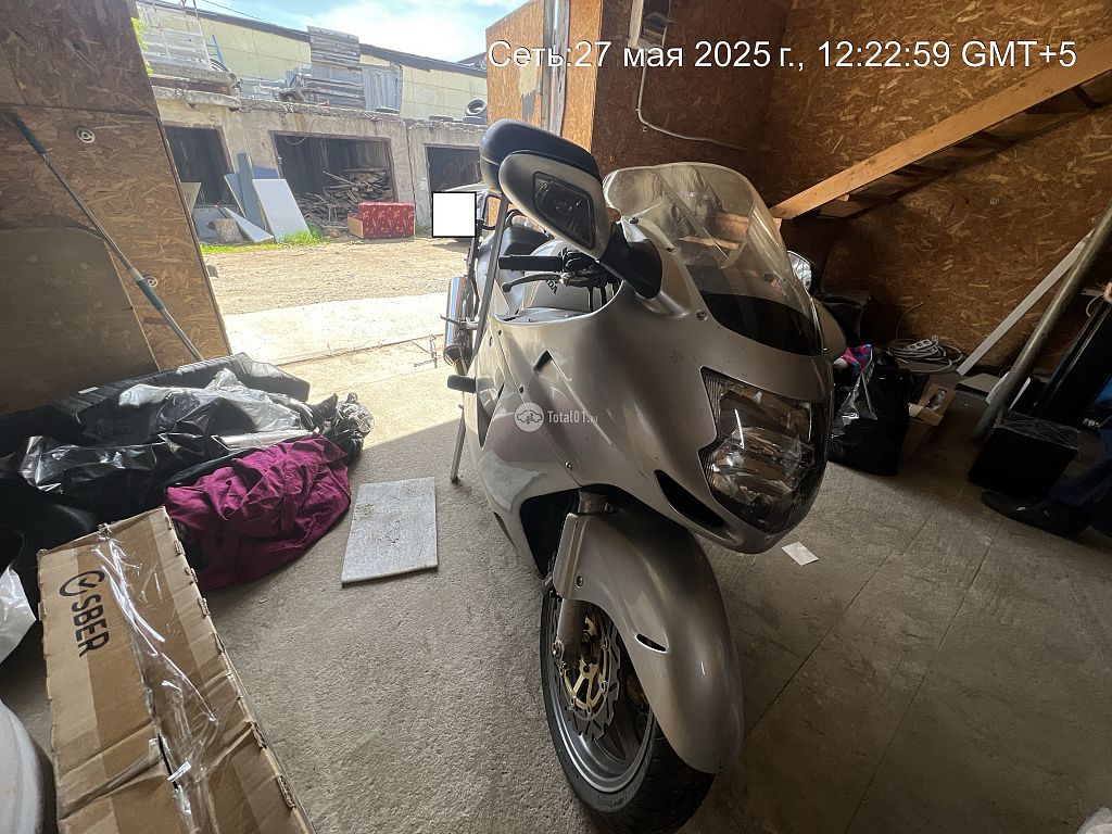 Фото Honda CBR1100XX 8
