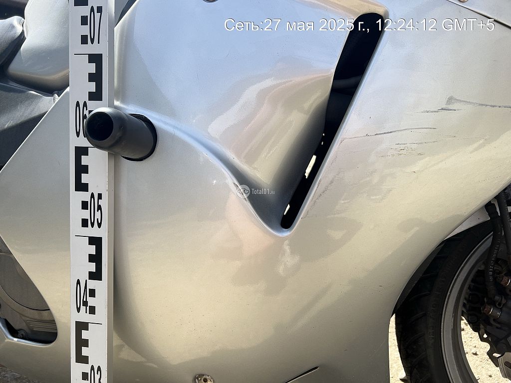 Фото Honda CBR1100XX 14