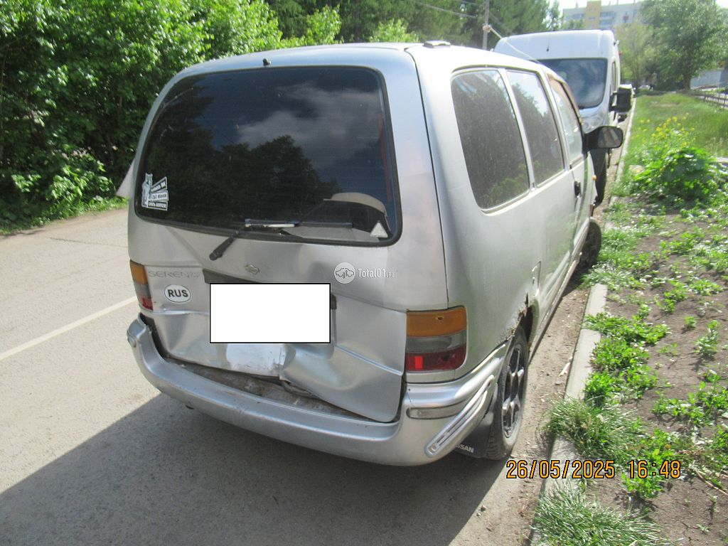 Фото Nissan Serena 16