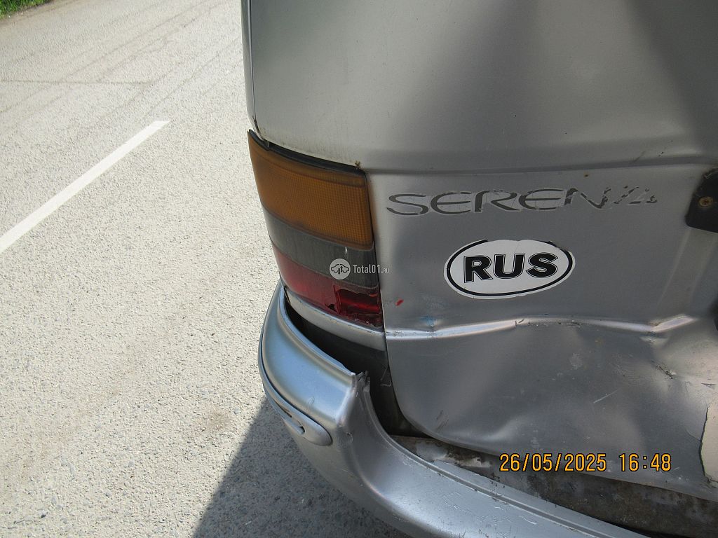 Фото Nissan Serena 18