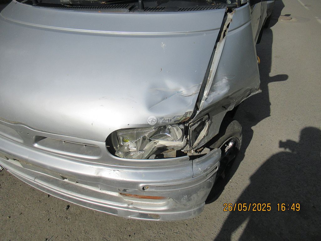 Фото Nissan Serena 64