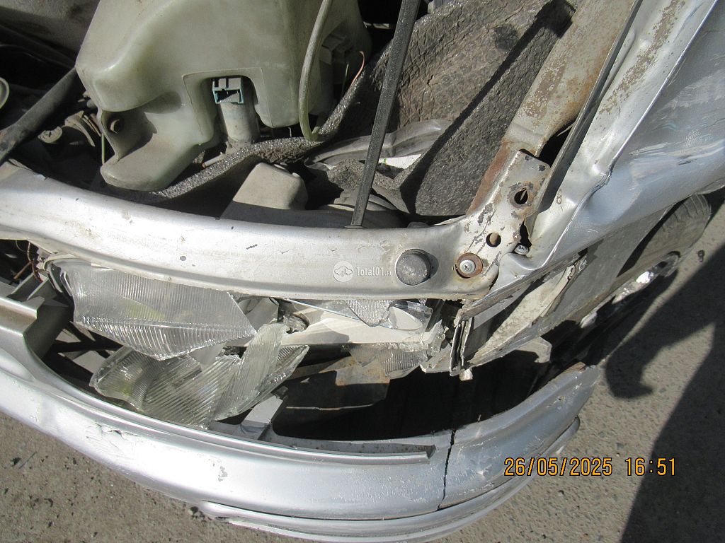 Фото Nissan Serena 102