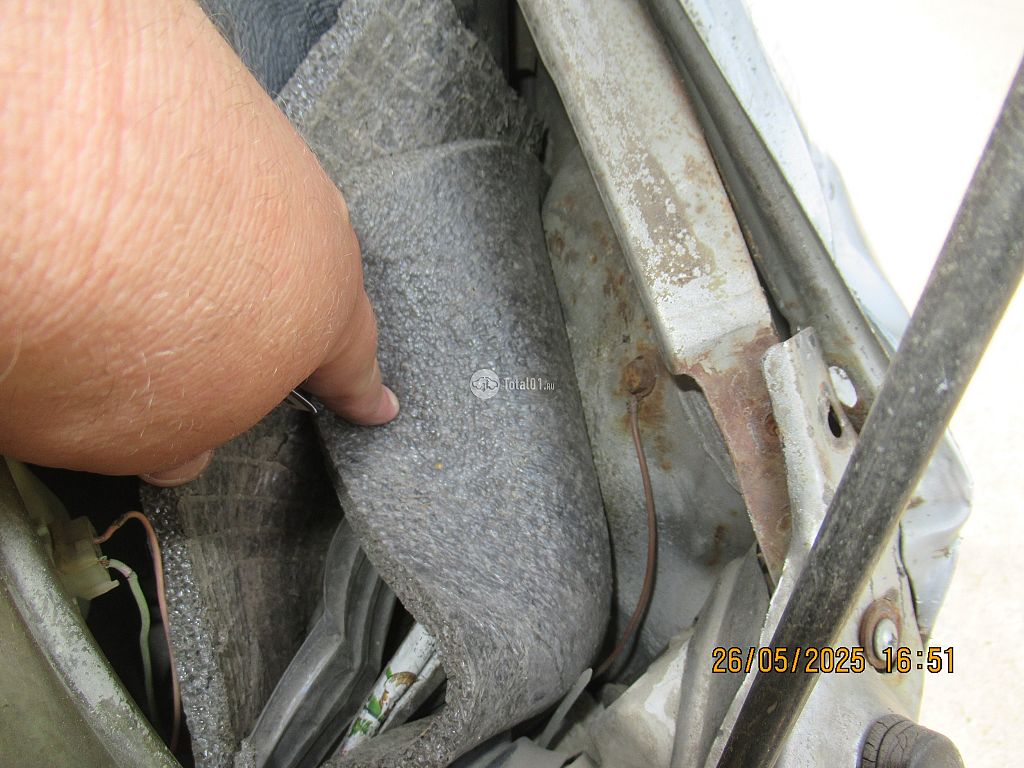 Фото Nissan Serena 114