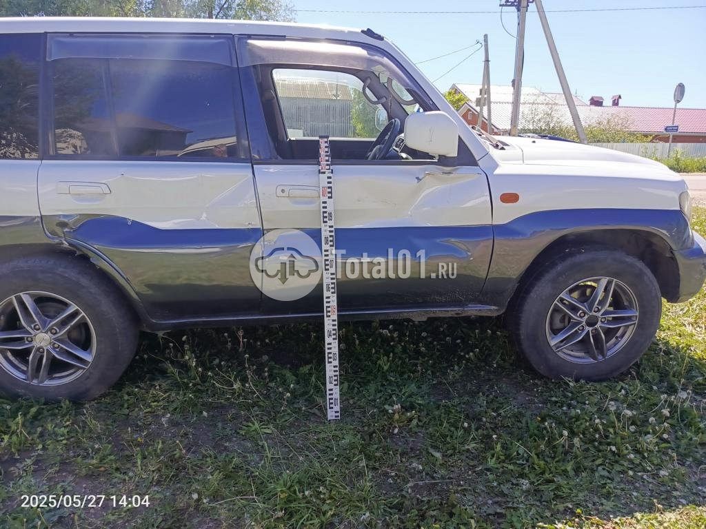Фото Mitsubishi Montero 10