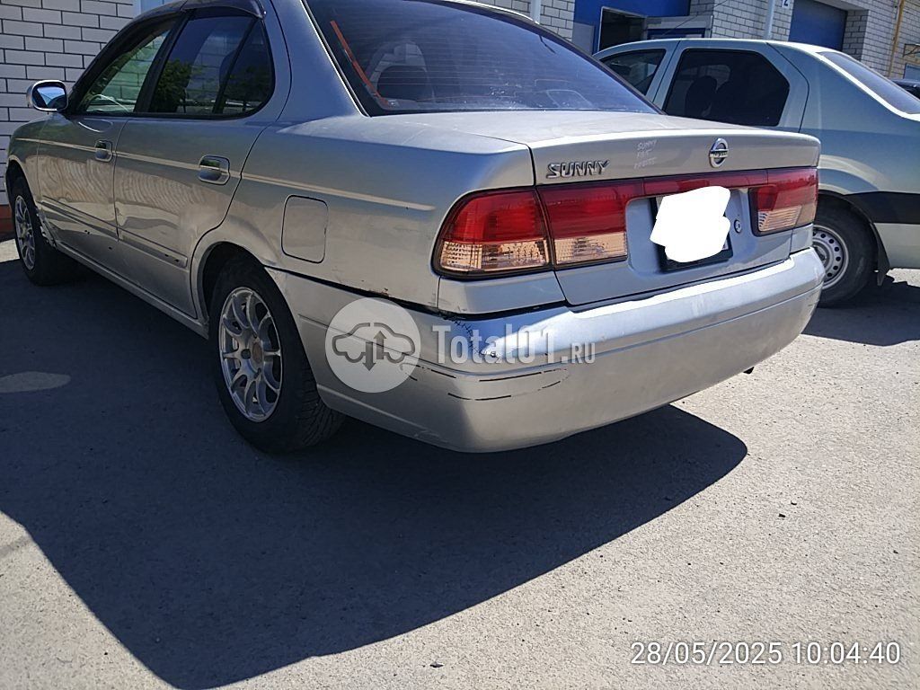 Фото Nissan Sunny 8