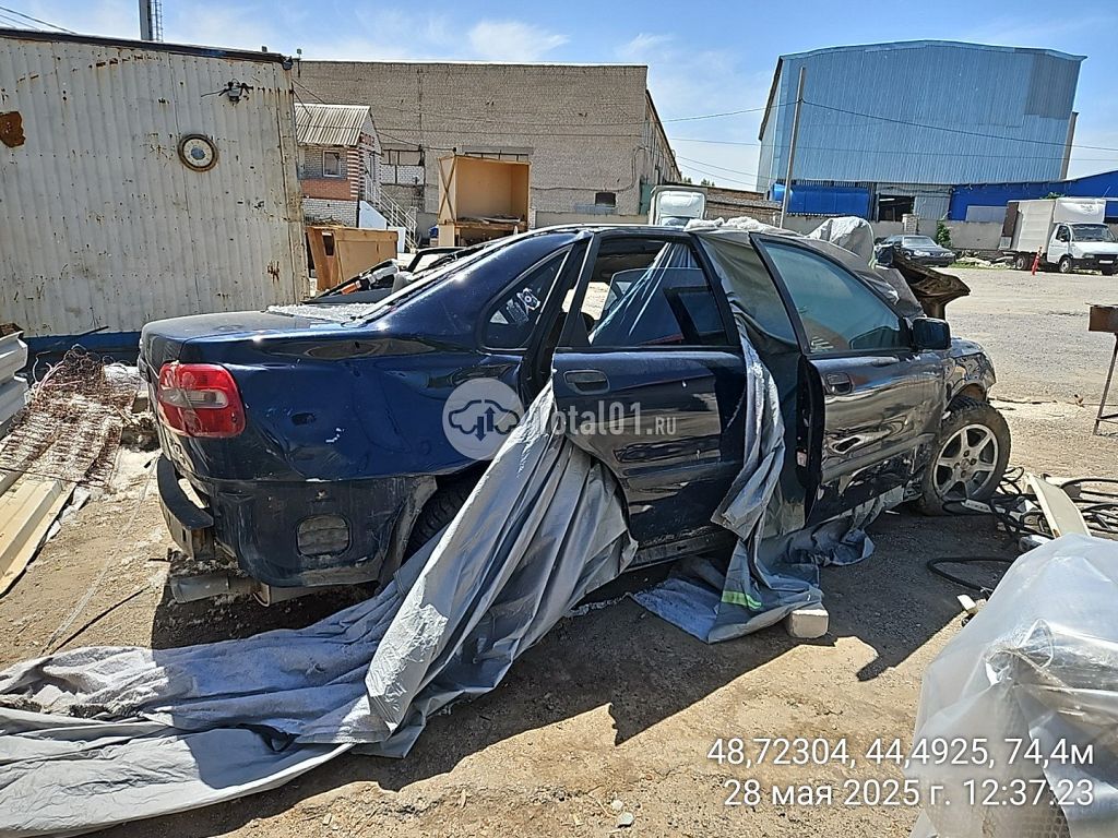 Фото Volvo S40 12
