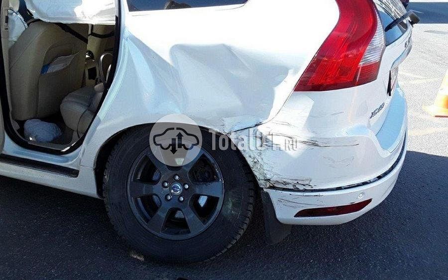 Фото Volvo XC60 8