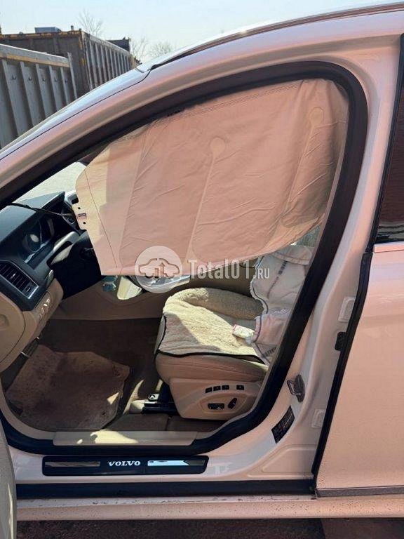 Фото Volvo XC60 26