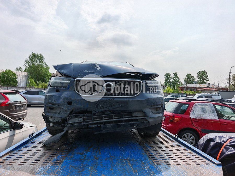 Фото Volvo XC40 4