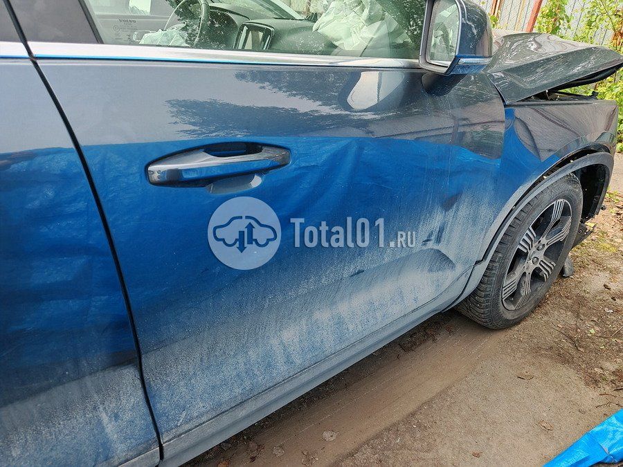 Фото Volvo XC40 20