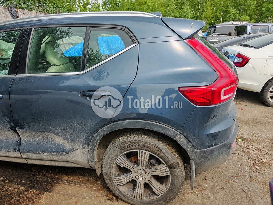Фото Volvo XC40 34