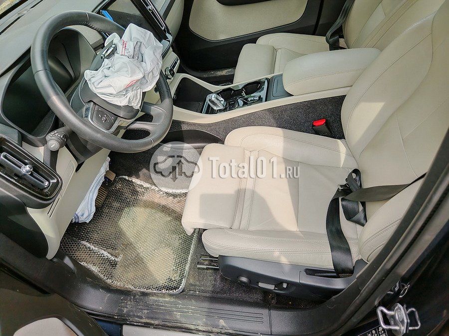 Фото Volvo XC40 80