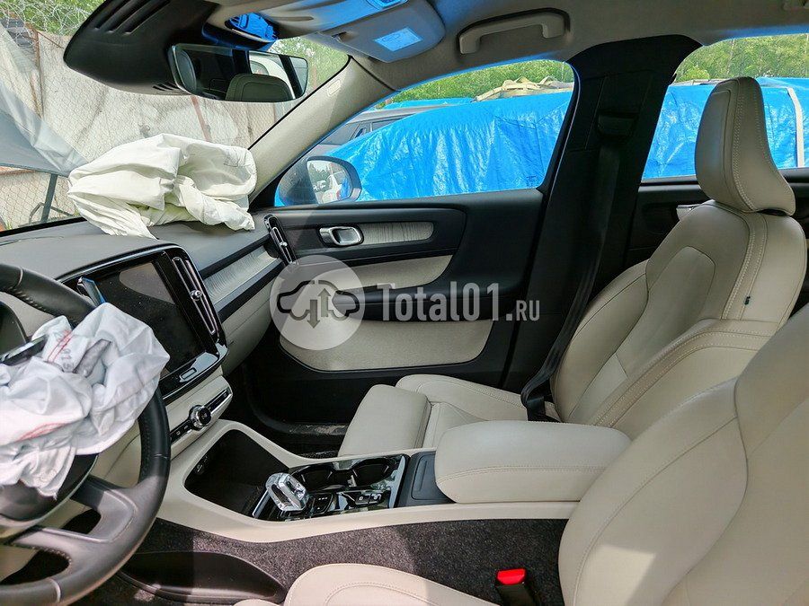 Фото Volvo XC40 82