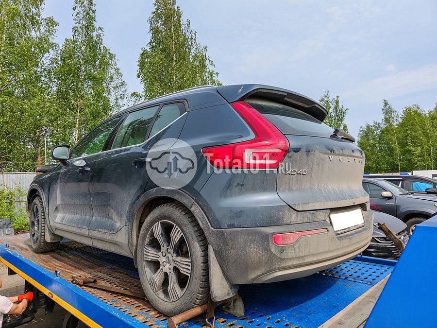 Фото Volvo XC40 90