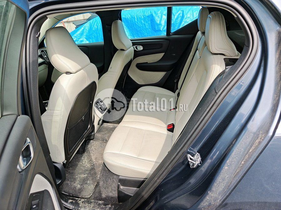 Фото Volvo XC40 94