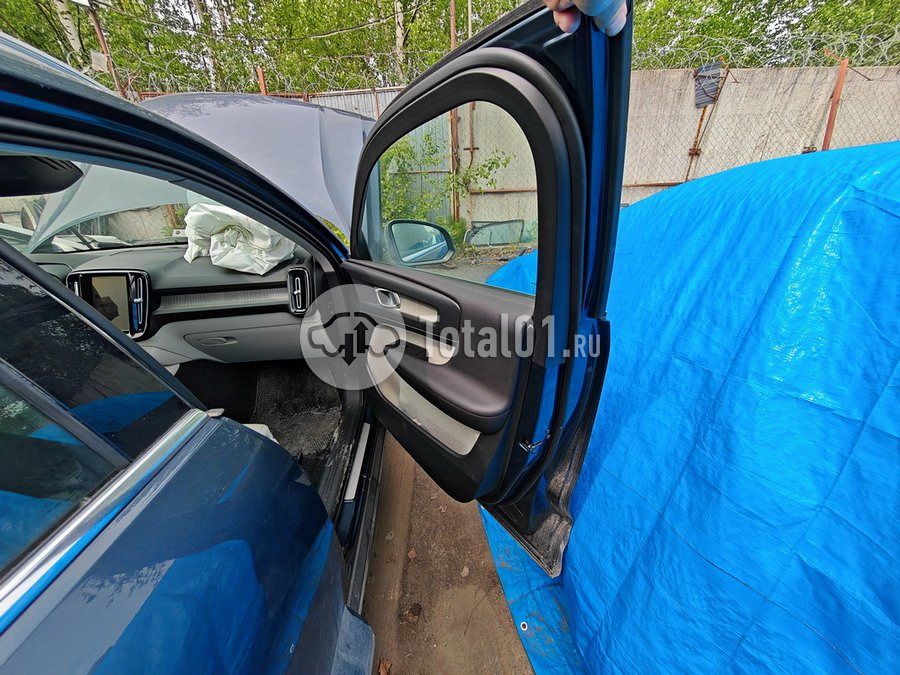 Фото Volvo XC40 132