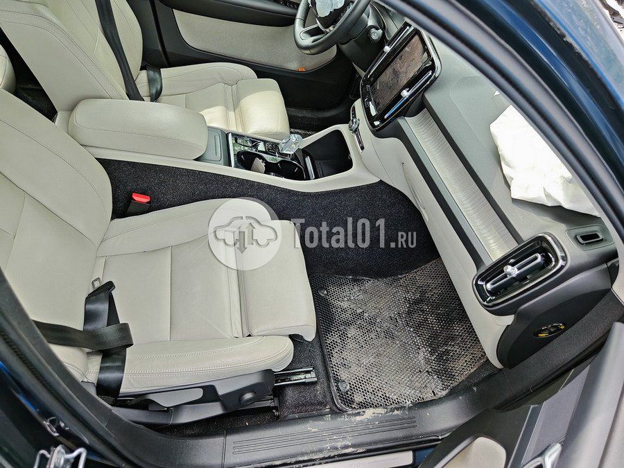 Фото Volvo XC40 136