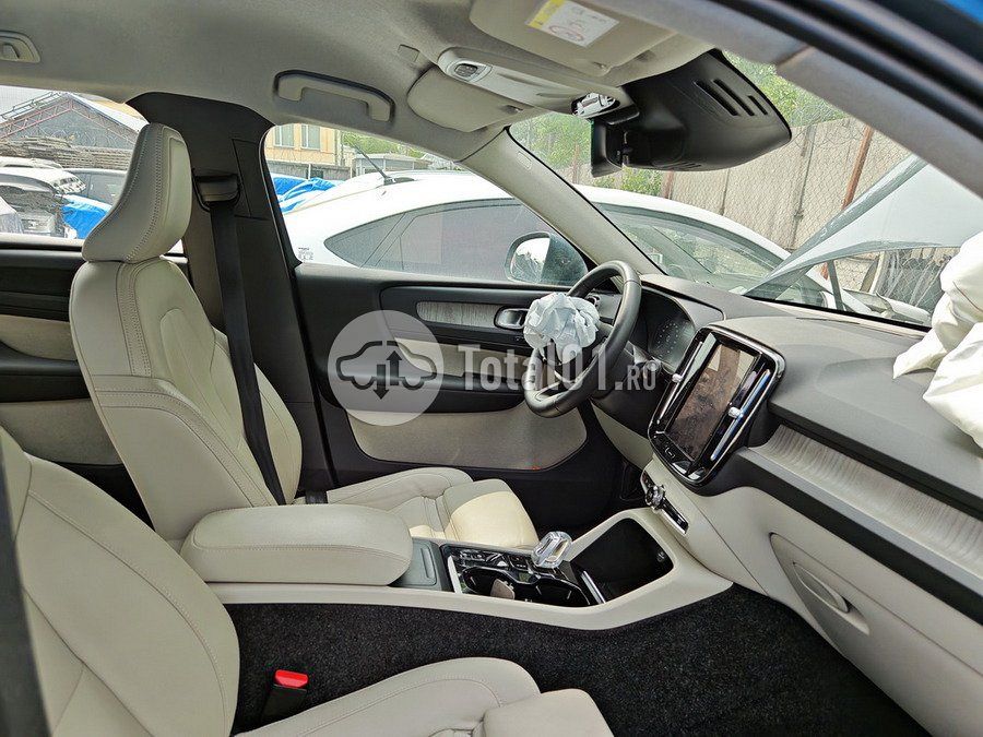Фото Volvo XC40 138