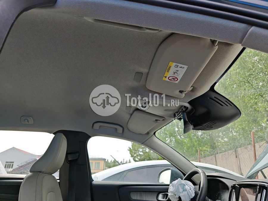Фото Volvo XC40 140