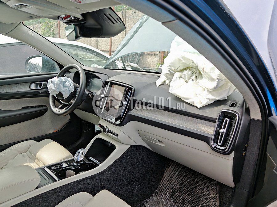 Фото Volvo XC40 142