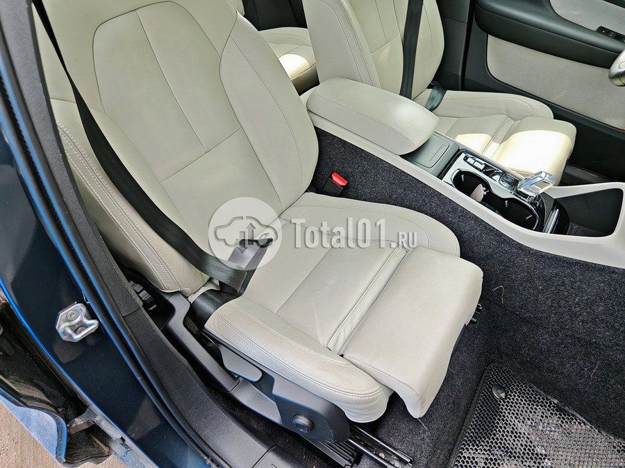 Фото Volvo XC40 144