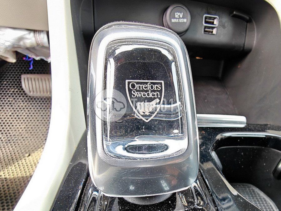 Фото Volvo XC40 152