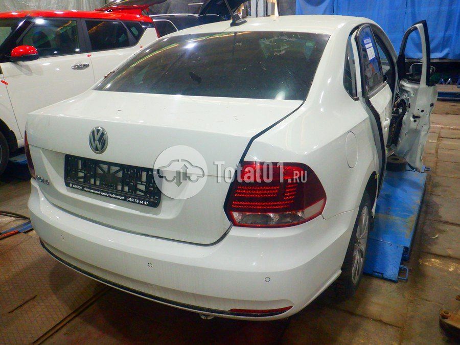 Фото Volkswagen Polo 14