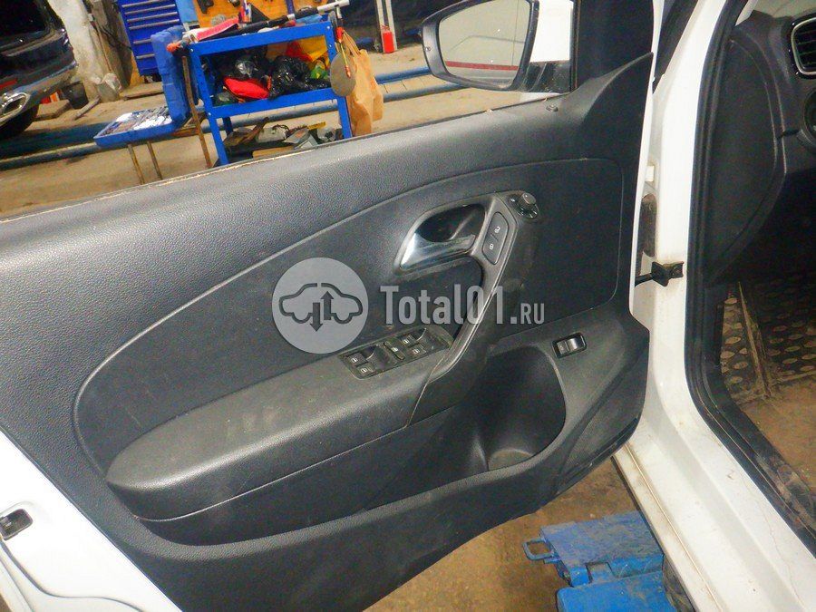 Фото Volkswagen Polo 102