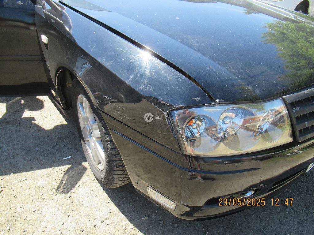 Фото Nissan Gloria 16