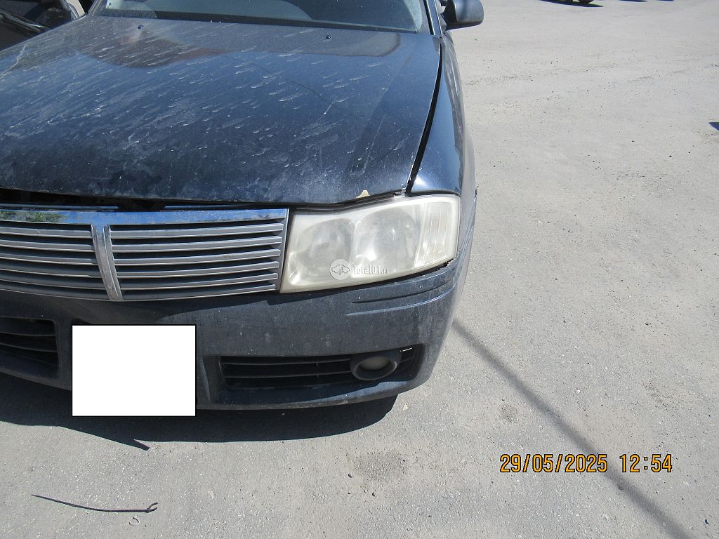 Фото Nissan Gloria 16