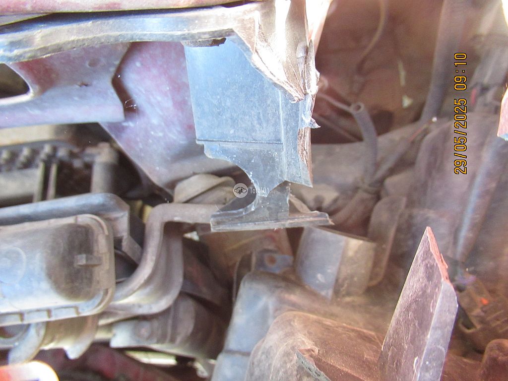 Фото Mitsubishi Dion 138