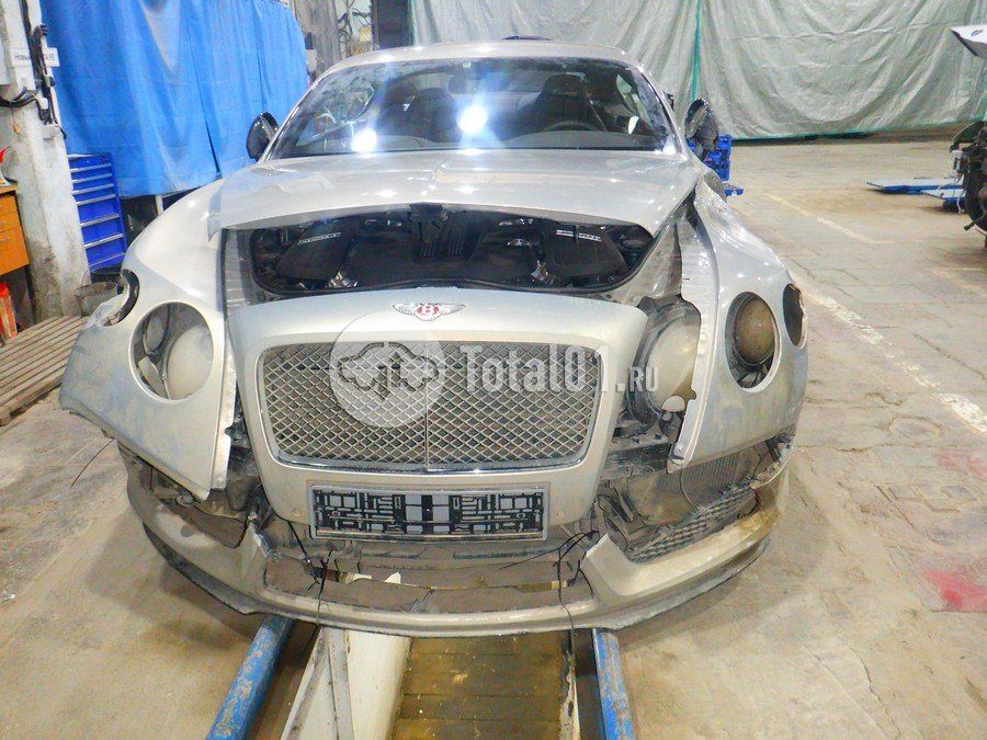 Фото Bentley Continental 4