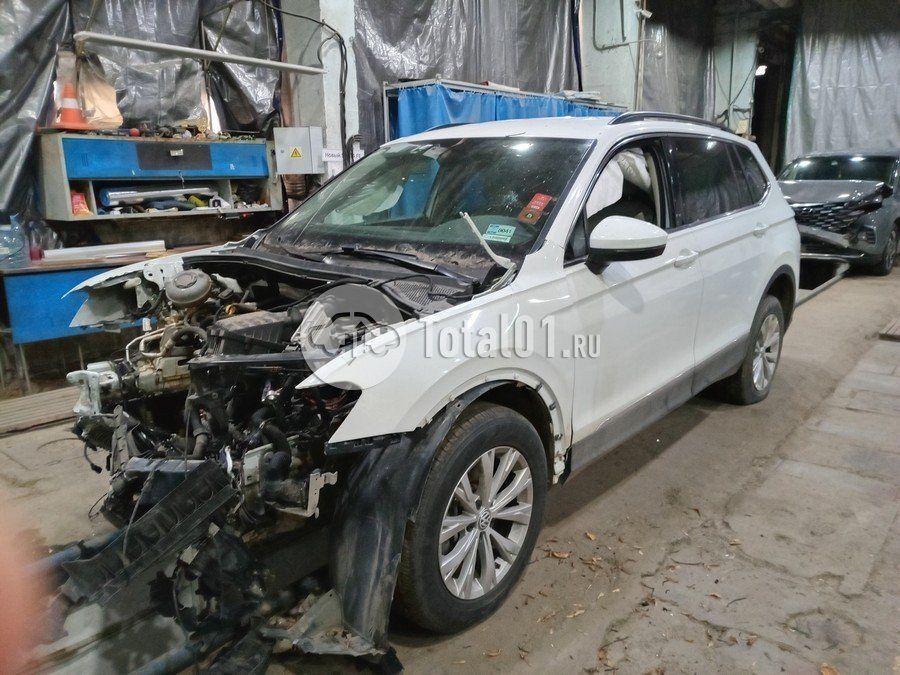 Фото Volkswagen Tiguan 8