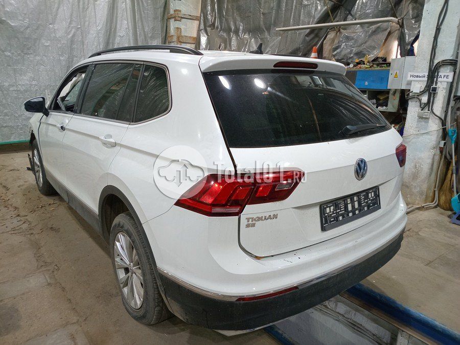 Фото Volkswagen Tiguan 16