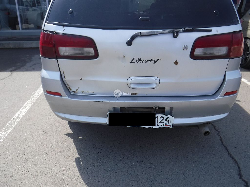 Фото Nissan Liberty 10
