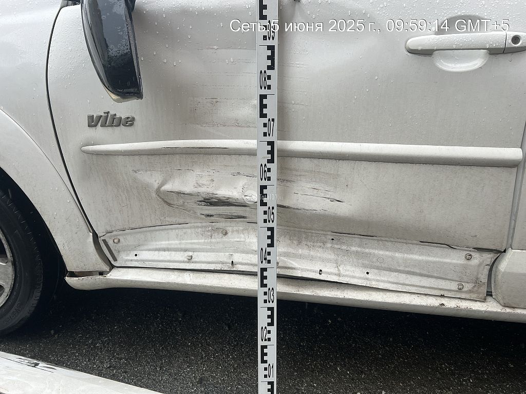 Фото Pontiac Vibe 10