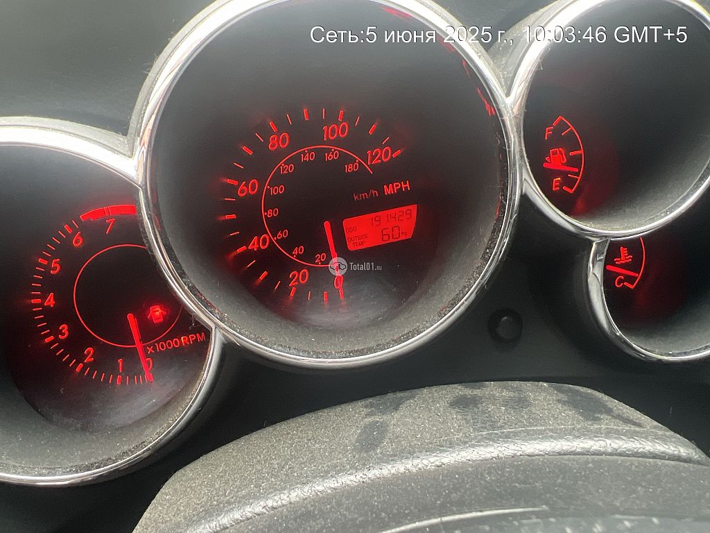 Фото Pontiac Vibe 76