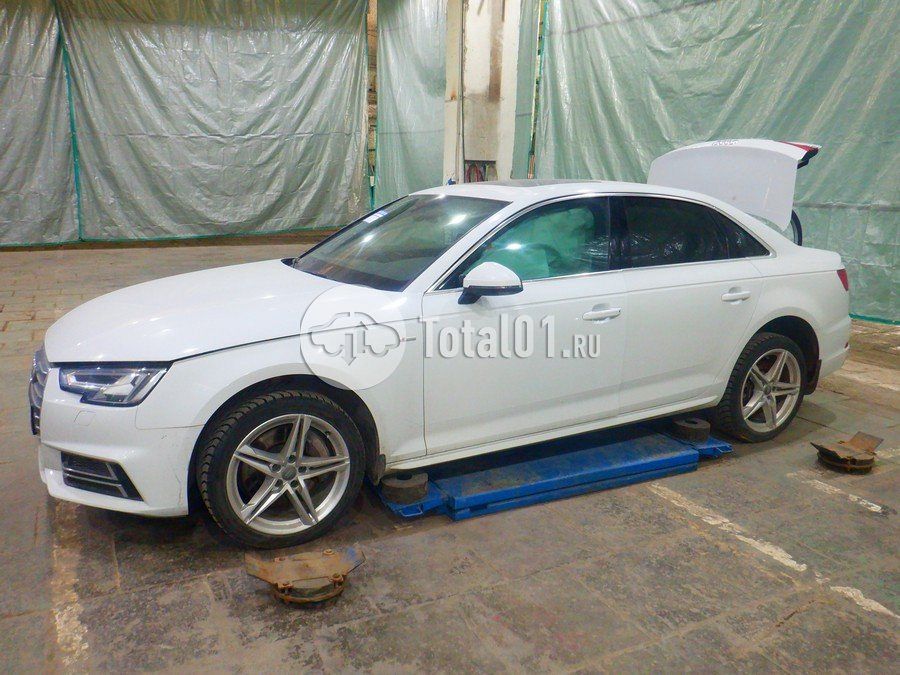 Фото Audi A4 10